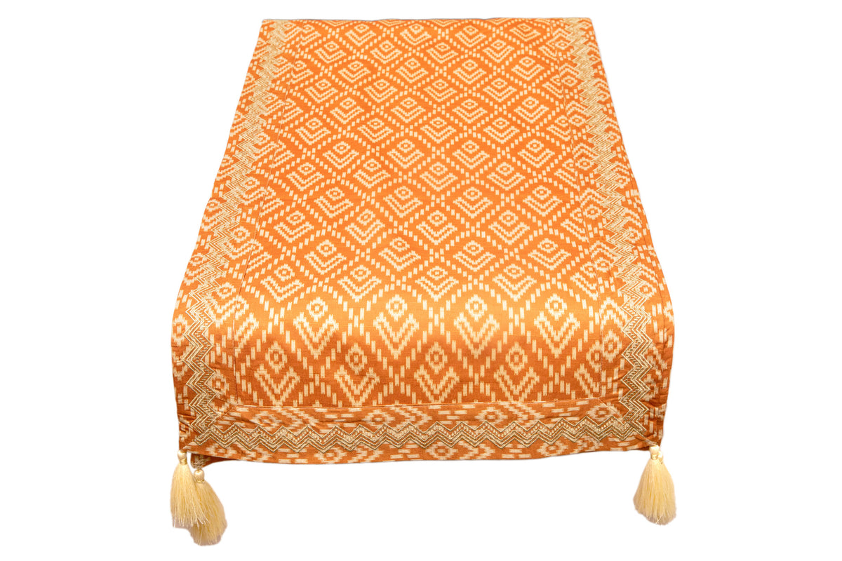 Patola runner with delicate embroidery